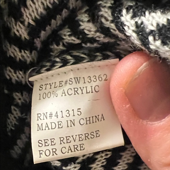 Oona & Maud Anthropologie Herringbone Knit Moto Style Zip Sweater Small - Picture 5 of 6